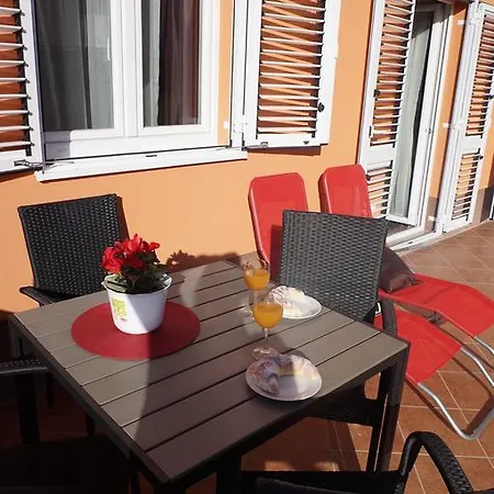 Apartman Tomena