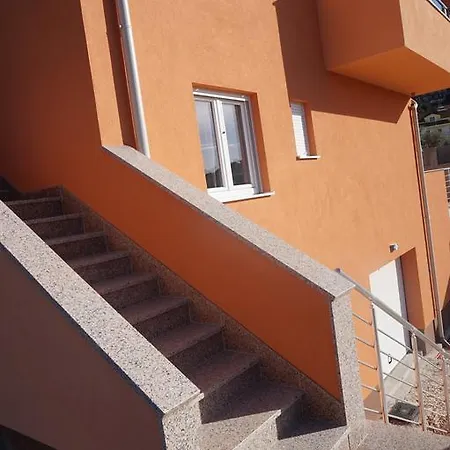 Tomena Apartman