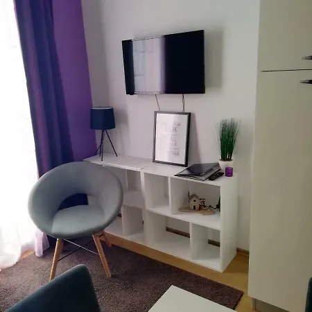 Apartman Tomena *